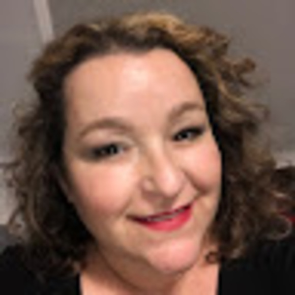 Meet your Posher, Hannah - Picture 1 of 1